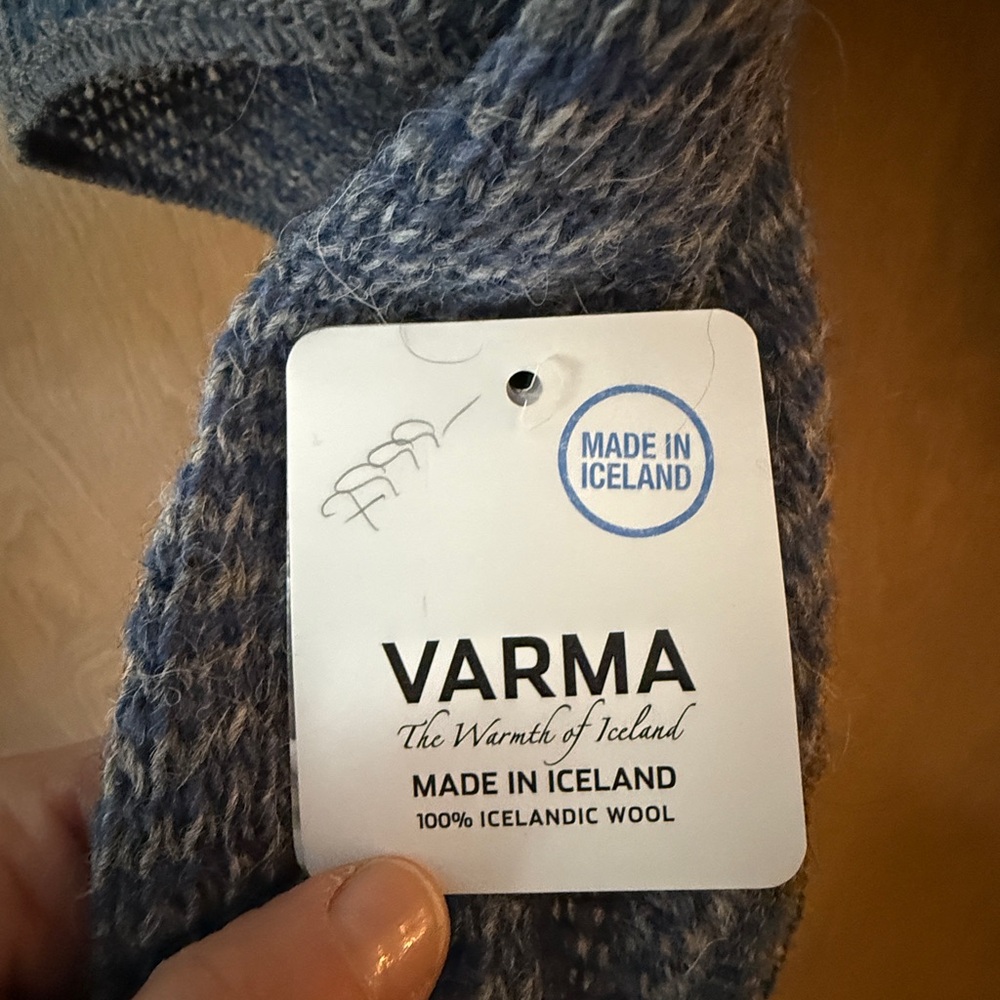 Varma Icelandic Gray Blue Oversized Asymmetrical Wool Scarf 23 x 108" New. - Picture 2 of 4